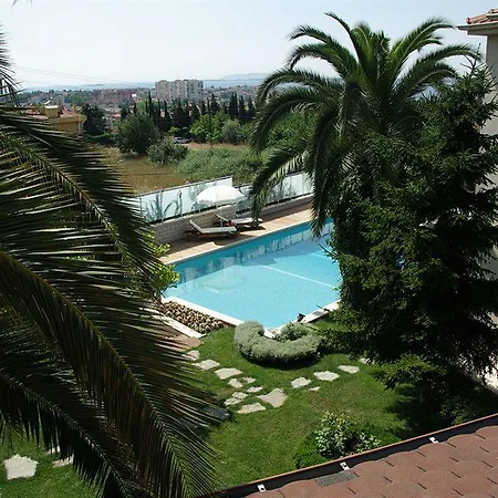 帕尔拉韦恩斯套房酒店 3* 盖布泽