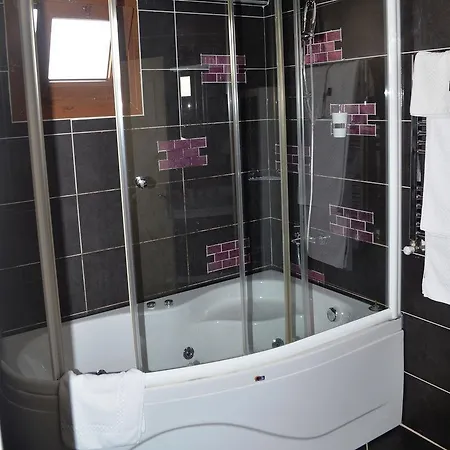 帕尔拉韦恩斯套房酒店 酒店