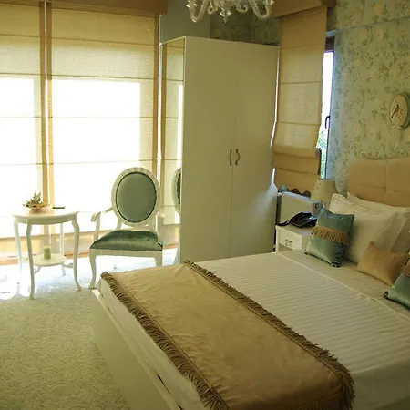 Отель Parla Viens