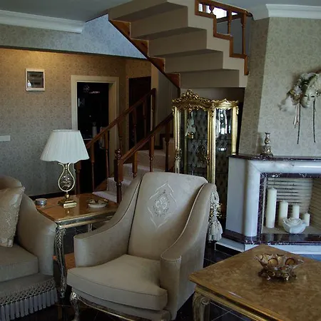 Parla Viens Отель 3*