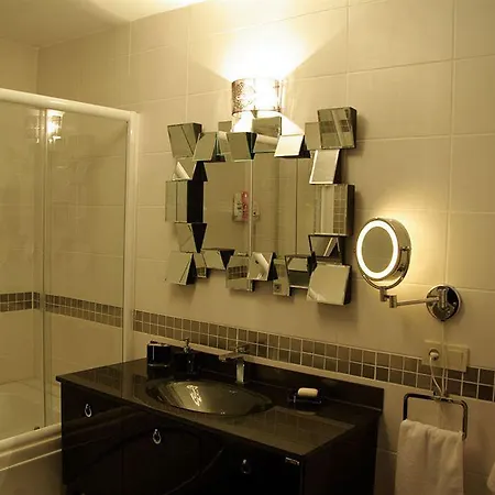 Отель Parla Viens 3*