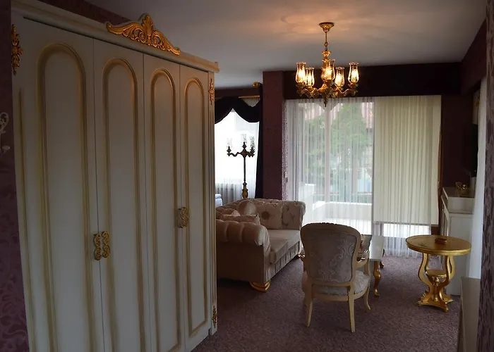 Parla Viens Hotel 3*